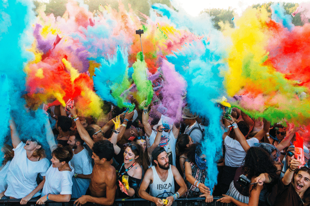 How to organize a Colour Festival with colour powder
